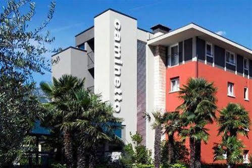 Albergo Al Caminetto Torbole Sul Garda Exterior foto